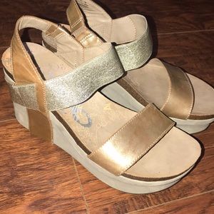 Wedge heels shimmer beige size 7.5